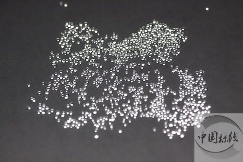 马龙金属表面处理厂喷砂玻璃微珠清理